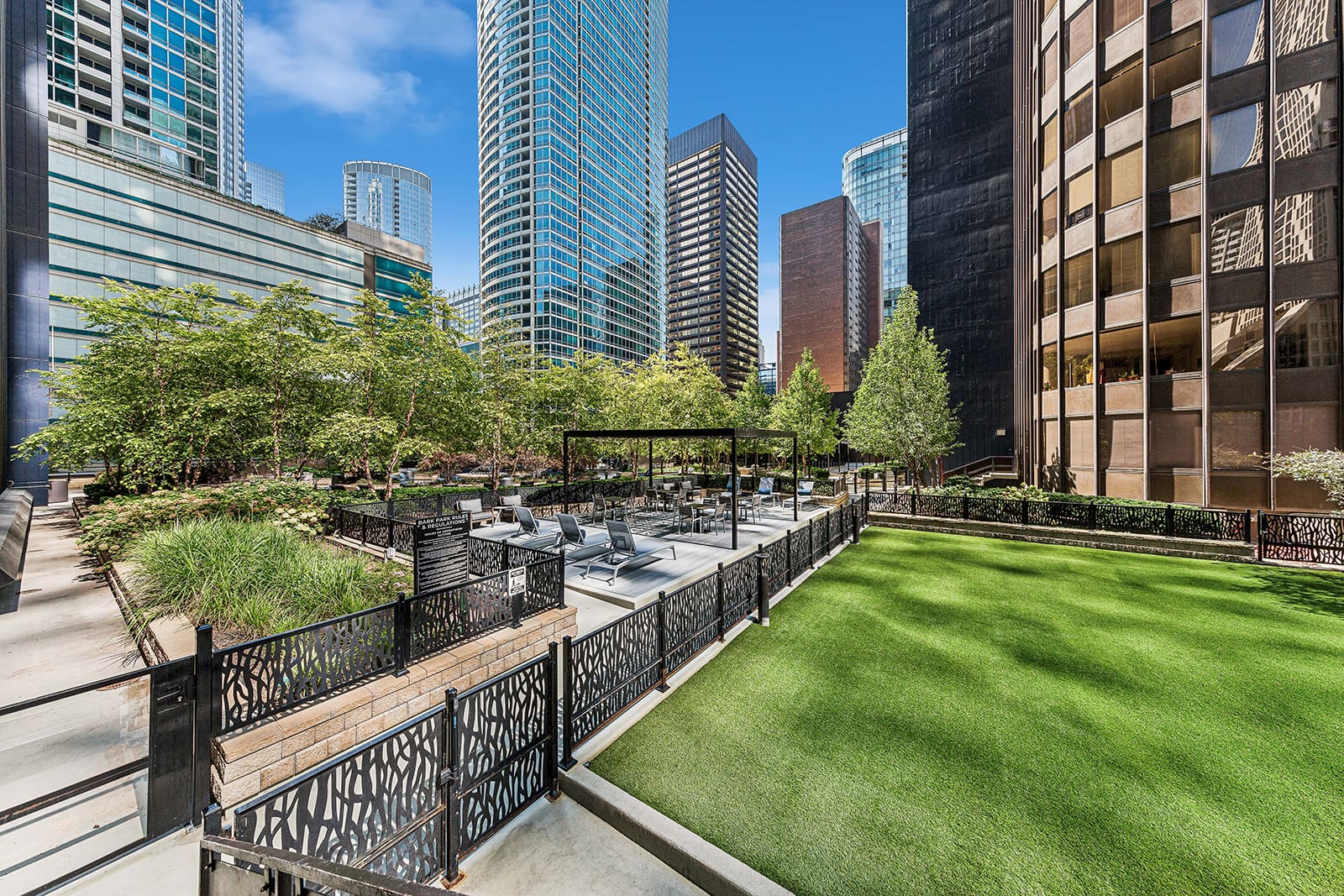 arrive-streeterville-apartment-homes-for-rent-chicago-il-60611-dogpark