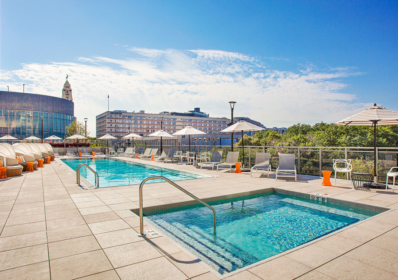 Outdoor pool and hot tub at The Hudson Chicago