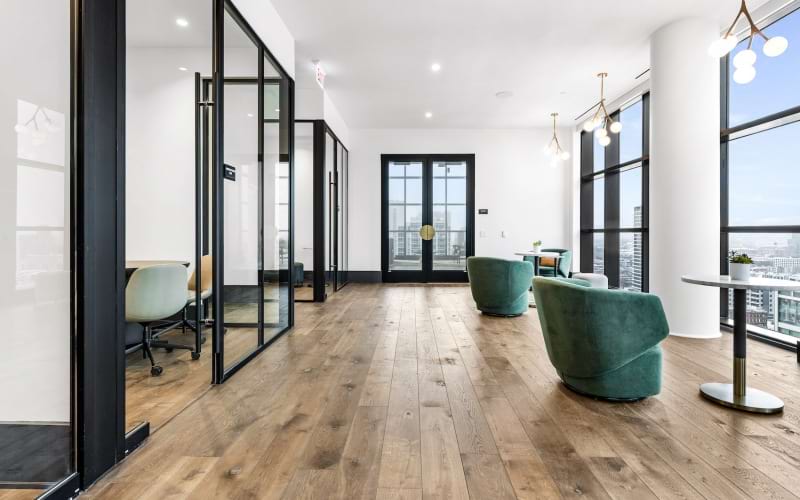 coworking lounge at the leo in river north 